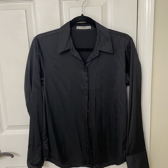 Abercrombie & Fitch black satin blouse. Never worn! - Picture 3 of 5
